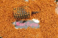 DYNAMITE BAITS Big Fish River Barbel & Carp Meat Furter 1.8 Kilo -Goedkope Hengels winkel dynamite baits big fish river barbel carp meat fur 2